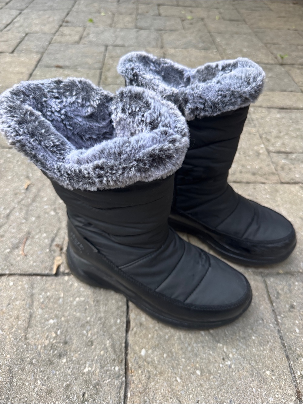 Waterproof winter boots - size 7